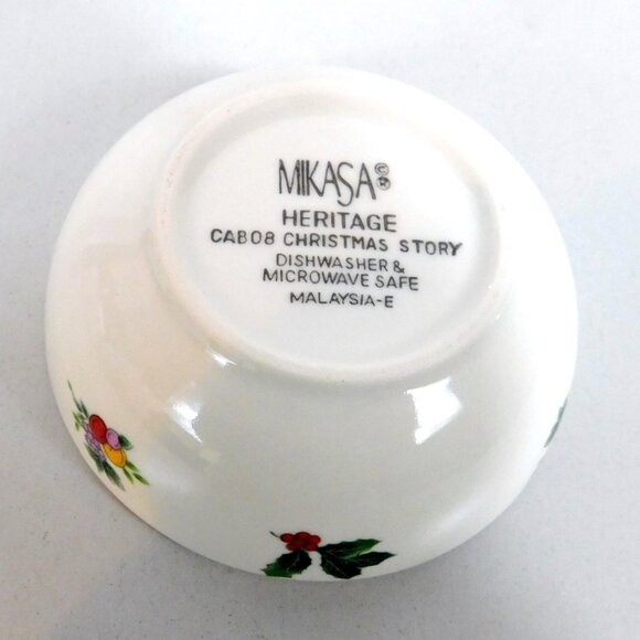 Mikasa Christmas Story Round Covered Box 3 1/4" Decorated Tree Discontinued - Picture 5 of 8